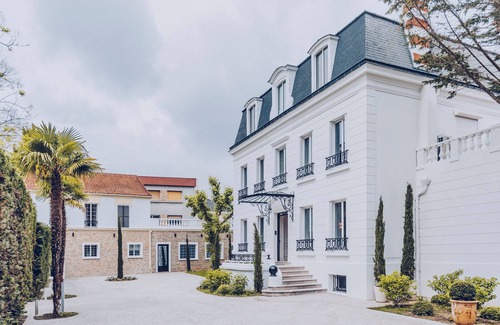 La Varenne Saint-Hilaire Casa | Maison de Prestige Avec Piscine Extérieure à Quelques pas de Paris ...!