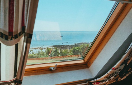Trebeurden Casa | Maison de la Plage direct access to the sandy beach Sea view