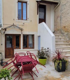 Saint-Regnobert-de-la-Cote-de-Nacre Casa | Maison de pêcheur charmante et atypique en pierre, 1 min de marche de la mer