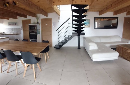 Plovan Casa | Maison de Pêcheur Avec vue Imprenable, les Pieds Dans Leau !