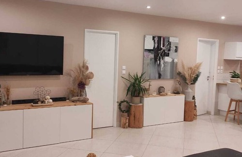 Gareoult Casa | Maison de Plein Pied, au Calme, sur 1650 M2 de Terrain Entièrement Aménagé