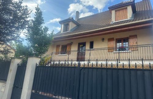 Bobigny Casa | Maison de rêve proche de stade de France, location pour les jeux olympiques 2024