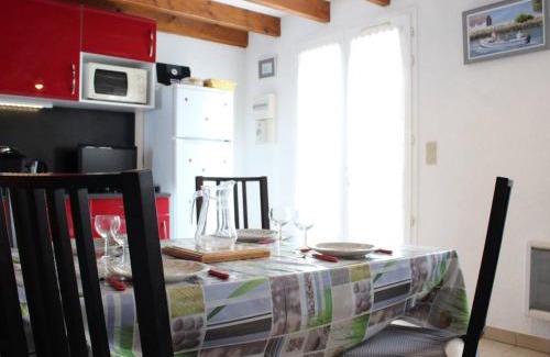 Saint-Pierre-d'Oleron Casa | Maison de Vacances à Oléron : Proche Port, Plage, Jardin, Terrasse, Garage - 6 Couchages - FR-1-246A-62