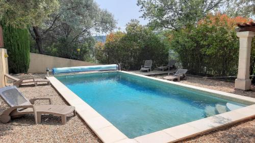 Rustrel Casa | Maison de vacances avec piscine privative, Oustau des Oliviers vue dominante Colorado provençal