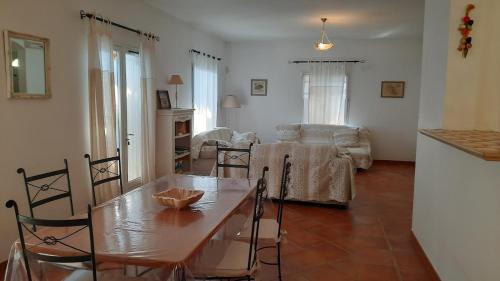 Rustrel Casa | Maison de vacances avec piscine privative, Oustau des Oliviers vue dominante Colorado provençal