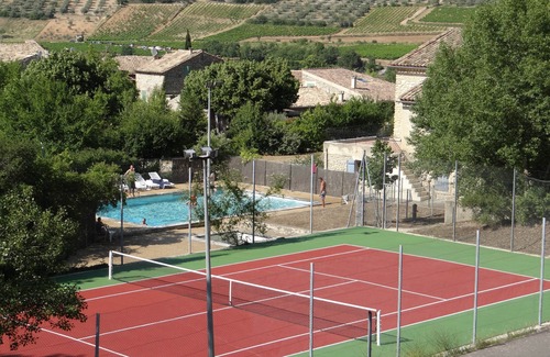 Malaucene Casa | Gran cabaña con piscina privada y tenis.