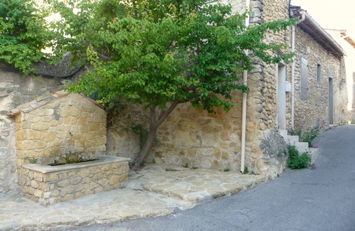 La Motte-dʼAigues Casa | Maison de Village Provençale