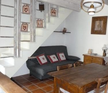 Saint-Jean-et-Saint-Paul Casa | Maison de village
