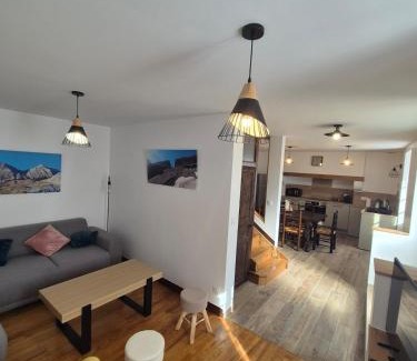 Esquieze-Sere Casa | Maison de village rénovée