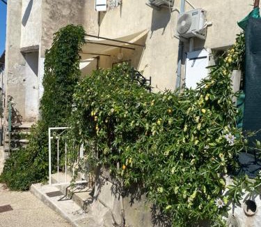 Lezan Casa | Maison de village proche Cévennes, ancienne bergerie rénovée