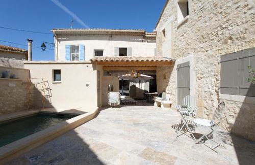 Fontvieille Casa | Maison de village provencal avec piscine