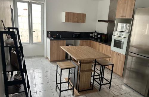 Dange-Saint-Romain Apartamento | Maison de ville 2 chambres