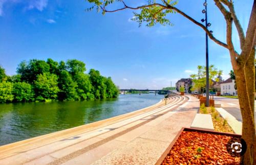 Seurre Apartamento | Maison de ville, local à vélo, cour, bord de Saône