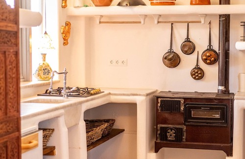 Limni Vouliagmenis Casa | Maison De Yaya at Heraion Lagoon