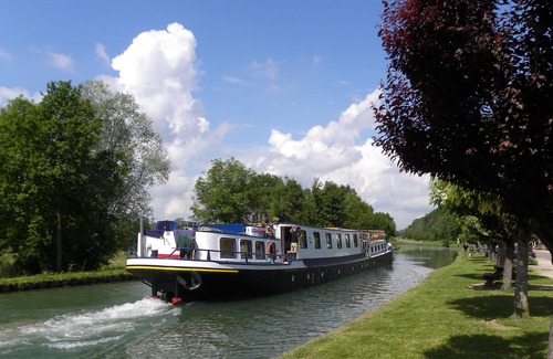 Buffon Apartamento | MAISON des FORGES, In Buffon, village of Auxois facing the Bourgne Canal