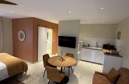 Ceyreste Apartamento | Maison Dhôtes - Studio Tout Équipé Avec Balcon