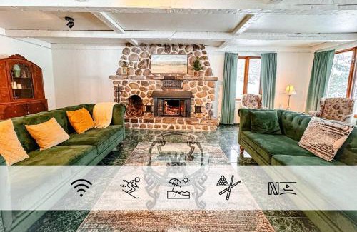 Saint Donat Casa | Maison du lac avec plage, embarcations, billard et spa privé