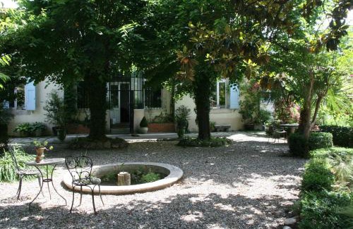 Ganges Cama Y Desayuno | Maison du Loup