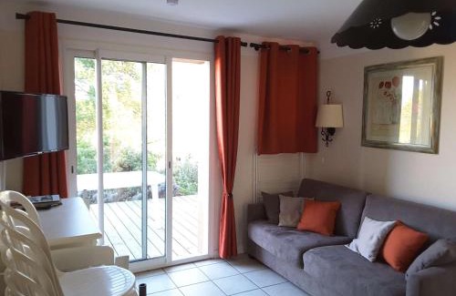 Rouret Casa | Maison Duplex 5p avec Terrasse, WIFI et Parking, Grospierres - FR-1-382-86