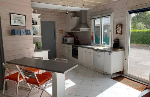 Guerande Casa | Maison en bois avec vue sur étang de Sandun