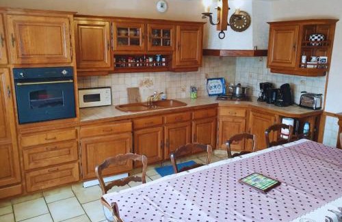 Coulouvray-Boisbenatre Casa | Maison en pierre au milieu du bocage