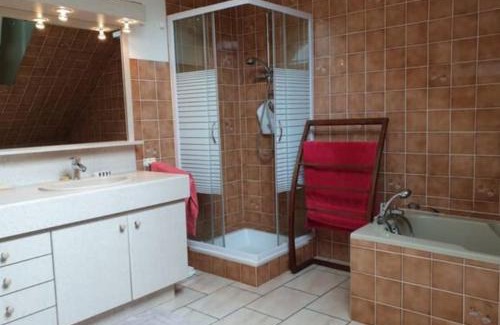 Coulouvray-Boisbenatre Casa | Maison en pierre au milieu du bocage