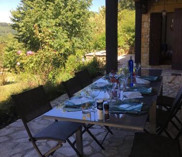 Beynac-et-Cazenac Casa | Maison en pierre Les Chardonnerets avec piscine