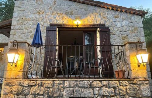 Cipieres Casa | Maison en pierre de taille avec jardin et vue montagnes