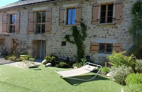 Loubaresse Casa | Maison en Pierre Cosy et Spacieuse Avec Jardin