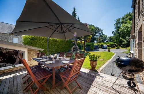 Montfarville Casa | Maison en pierre, piscine et jardin proche mer