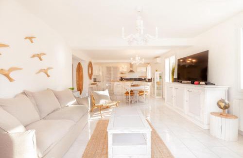 Le Revest-les-Eaux Casa | Maison en Provence-Entièrement Climatisée-Piscine Privée-Cuisine Extérieure-Pétanque-15 Minutes de la Plage