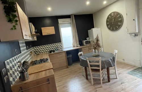 Vitre Casa | Maison Entiere Dans Vitré, Parking Privé