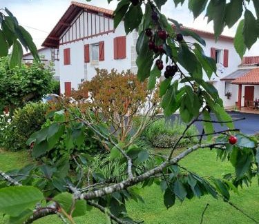 Souraide Cama Y Desayuno | Maison Errientania