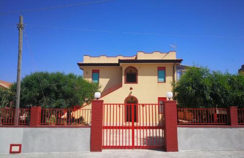 Agnone Bagni Apartamento | Maison Etoile de Mer