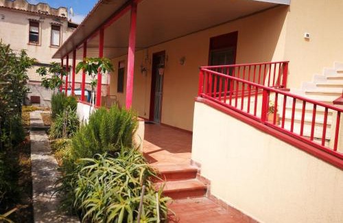 Agnone Bagni Apartamento | Maison Etoile de Mer