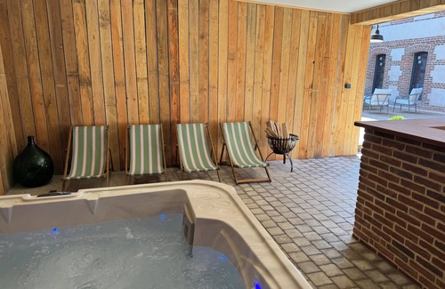 Eu Casa | Maison Eudoise, swimming pool and spa