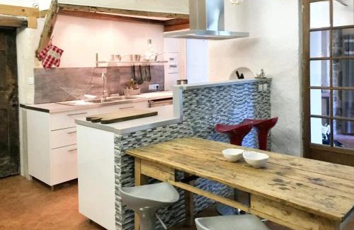 Saint-Andre-de-Cruzieres Casa | Maison familiale avec piscine partagée à Saint-André-de-Cruzières