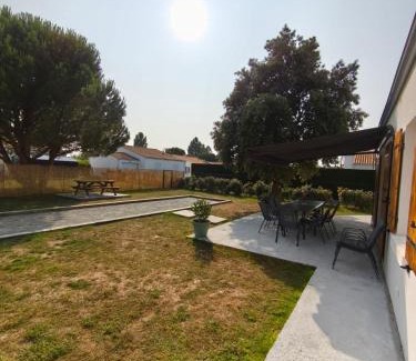 Le Chateau-d'Oleron Casa | Maison familiale et conviviale proche océan avec terrain de pétanque