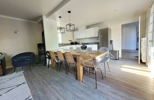 Neuilly-Plaisance Casa | Maison Familiale,poêlé Bois,jardin. Proche Paris/dysneyland.animaux Acceptés