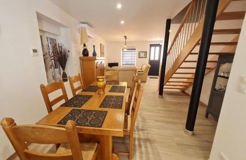Raon-l'Etape Casa | Maison familiale à Raon-l'Étape - 3 chambres, balcon sur rivière, proche commodités et activités - FR-1-589-594