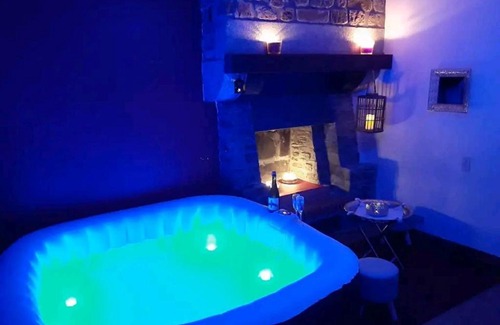Pleine-Fougeres Casa | Maison familiale avec jacuzzi intérieur