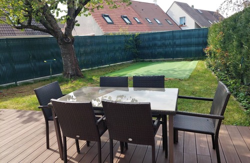 Guyancourt Villa | Maison Familiale Calme et Lumineuse, Proche du Golf National et de Versailles