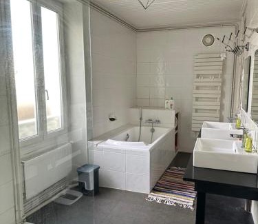 Moret-sur-Loing Casa | Maison familiale-jardin-50m du Loing-tout à pieds