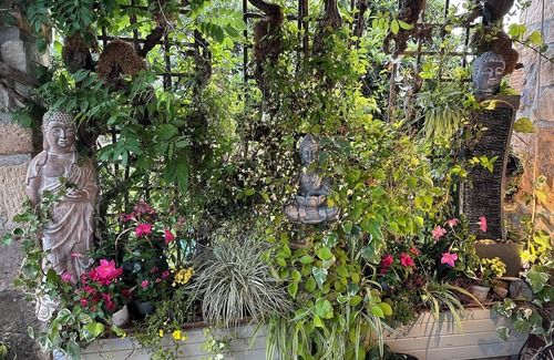 Saint-Germain Casa | Maison fleuri / river vacations / a room in a big house