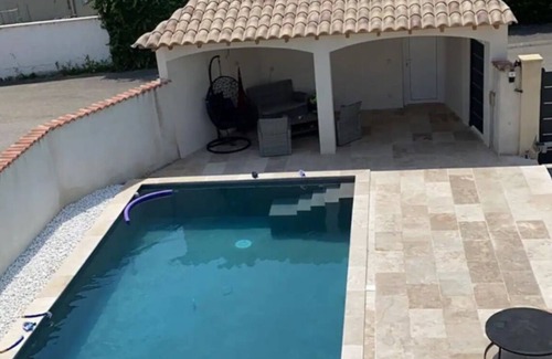 Jonquieres-Saint-Vincent Villa | Maison Avec Piscine et Jacuzzi Privés