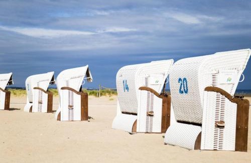 Merville-Franceville-Plage Apartamento | Maison familiale conviviale proche plage, 8 pers, jardin - FR-1-788-83