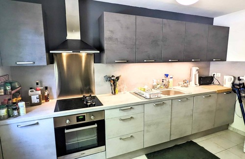 Saint-Julien-les-Villas Casa | Maison Meublée 74m² Avec Jardin 250m² et Parking