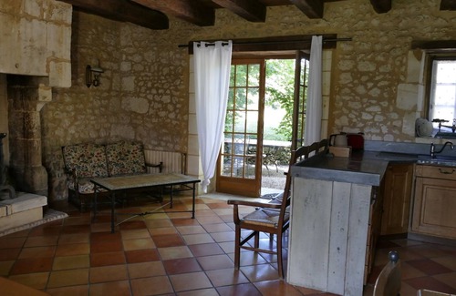 Saint-Martin-des-Combes Casa | Maison de Caractère au Centre du Périgord, Stage de Poterie Possible sur Site