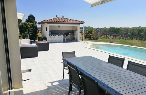 Saint-Michel-Lapujade Casa | Maison Avec Piscine en Campagne