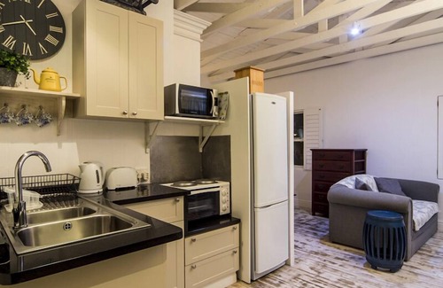 Umhlanga Cama Y Desayuno | Maison - H Guest House